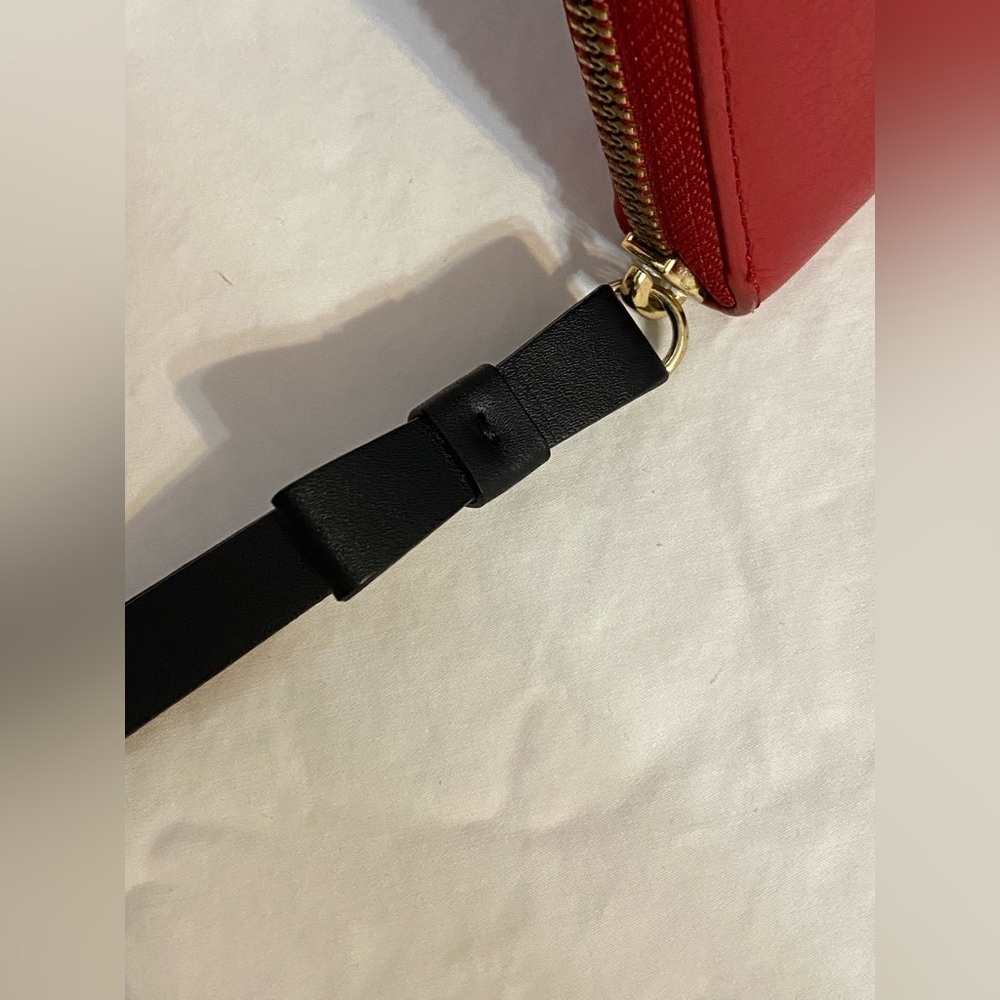 Kate Spade  Vintage and Gorgeous zip around wallet red and gold hardware - Picture 7 of 12